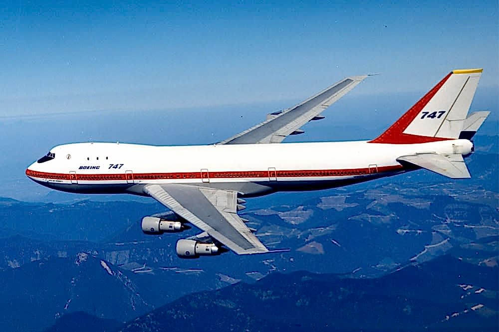 B747
