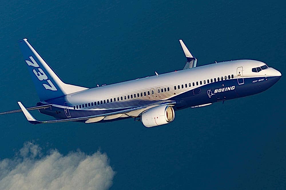B737